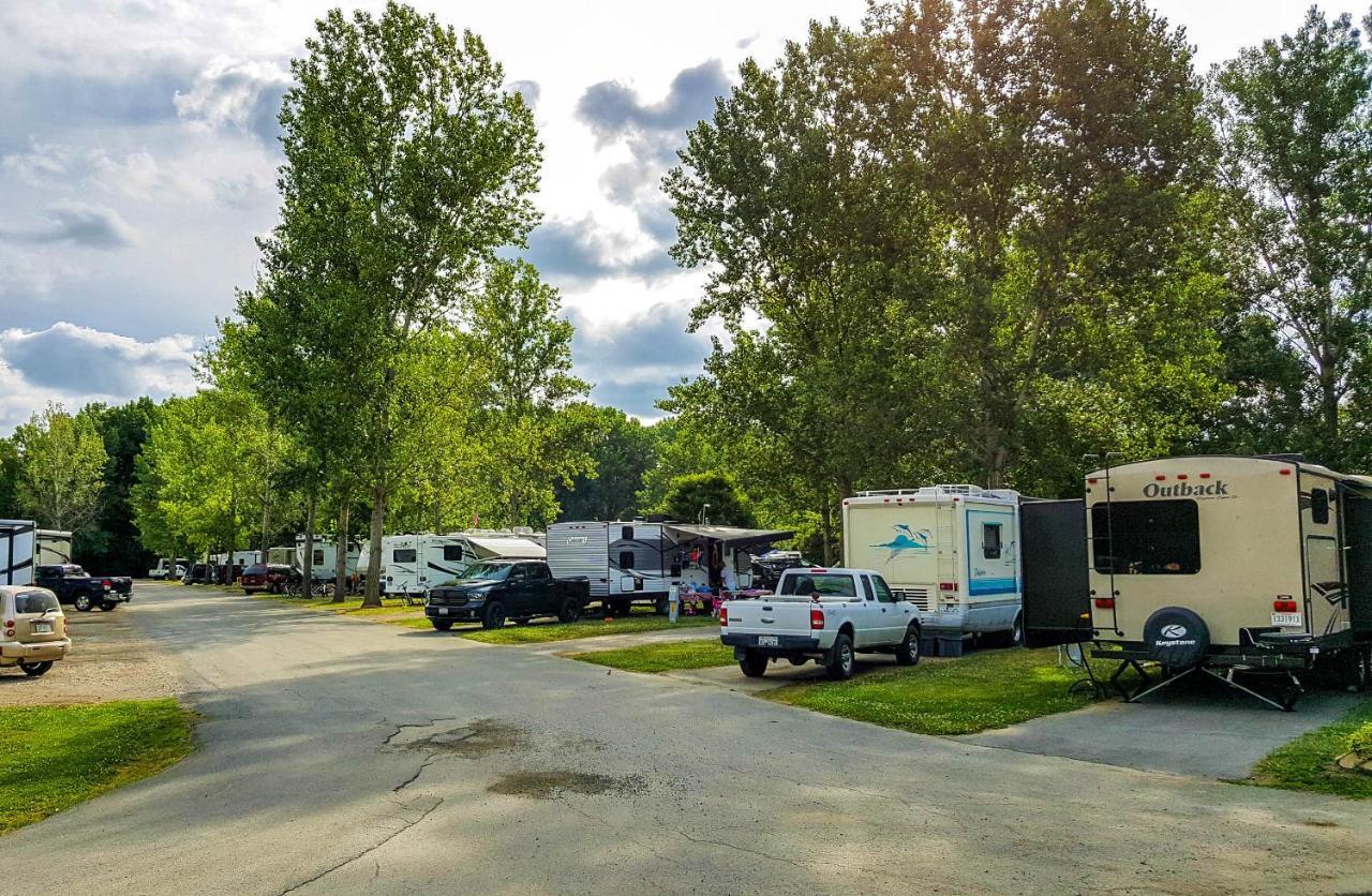 Hotel Sandusky Koa Holiday Campground Exterior foto
