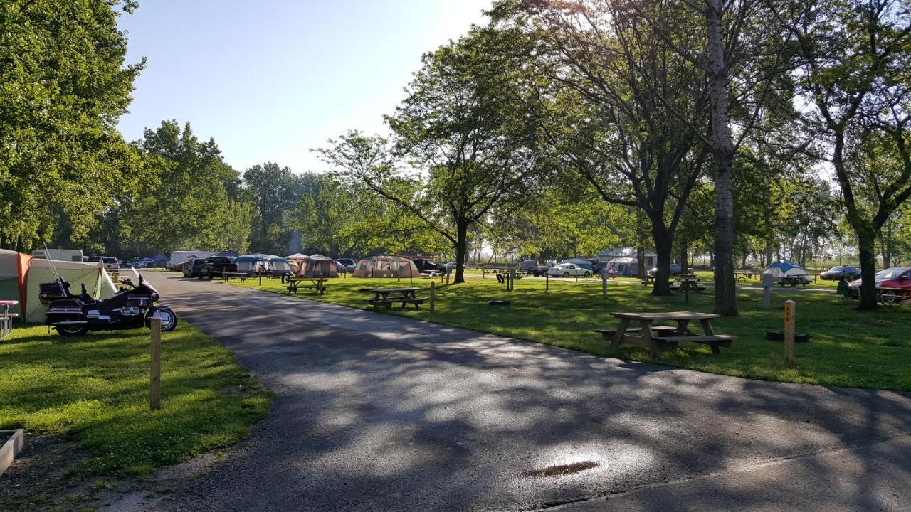 Hotel Sandusky Koa Holiday Campground Exterior foto